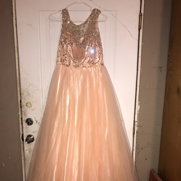 200 - Picture 2 of 3